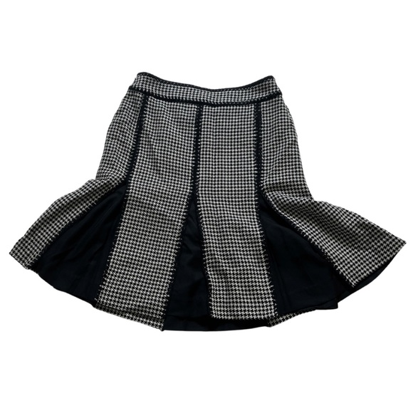 Ann Taylor Houndstooth Tweed Pocket Pleat Skirt - Picture 3 of 4